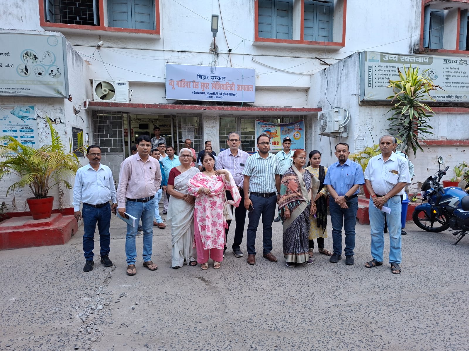 Today on 17.06.2025, the meeting of the Rogi Kalyan Samiti was held at Gardiner Road Hospital, Patna. Patna Mayor Mrs. Sita Sahu, Additional SDO, and Director of Gardiner Road Hospital Patna Dr. Manoj Kumar Sinha along with other members were present in this meeting.